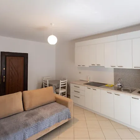 Beachside One-bedroom Flat 아파트