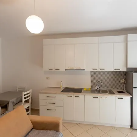 아파트 Beachside One-bedroom Flat *
