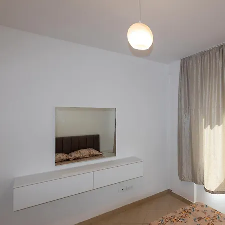 Beachside One-bedroom Flat * Durrës