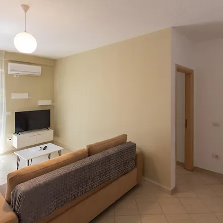 아파트 Beachside One-bedroom Flat Durrës