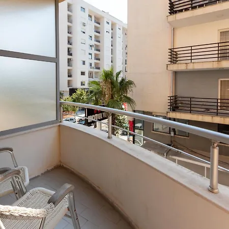 Beachside One-bedroom Flat 아파트 *
